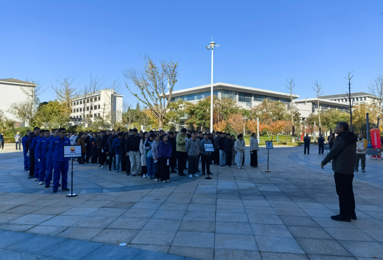 公司成功举办消防应急疏散及灭火实操演练